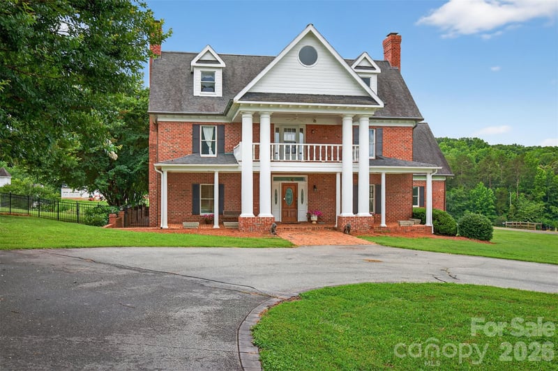 8350 Holler Farm Rd, Clemmons, NC 27012