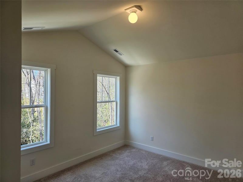 224 Slade Ln, Black Mountain, NC 28711