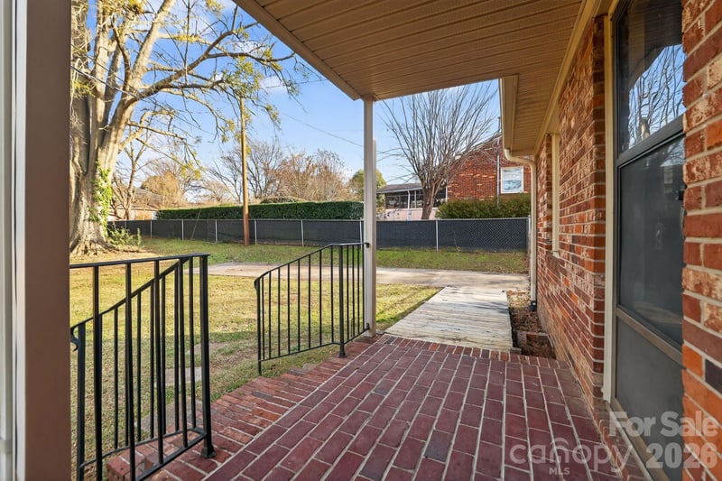 212 Pine Lake Dr, Spartanburg, SC 29301
