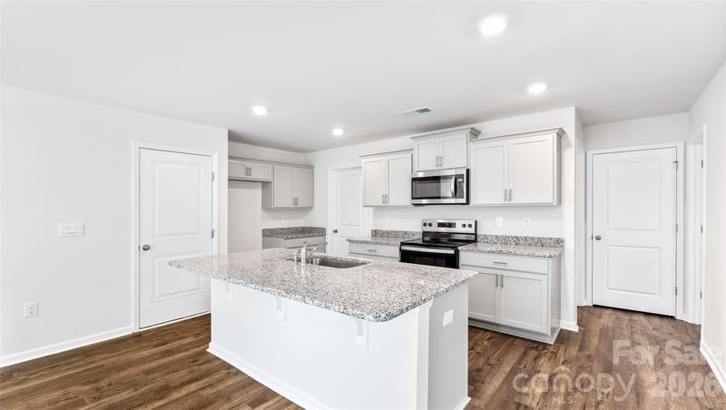 129 Lauren Ln, Hendersonville, NC 28792