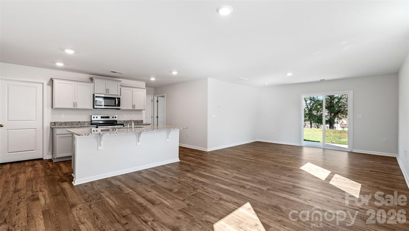 129 Lauren Ln, Hendersonville, NC 28792