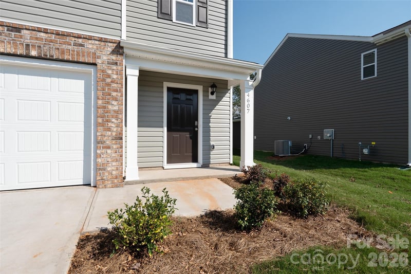 129 Lauren Ln, Hendersonville, NC 28792