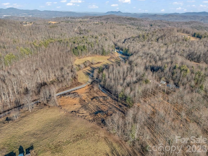 9999 Pinnacle Mountain Rd, Zirconia, NC 28790