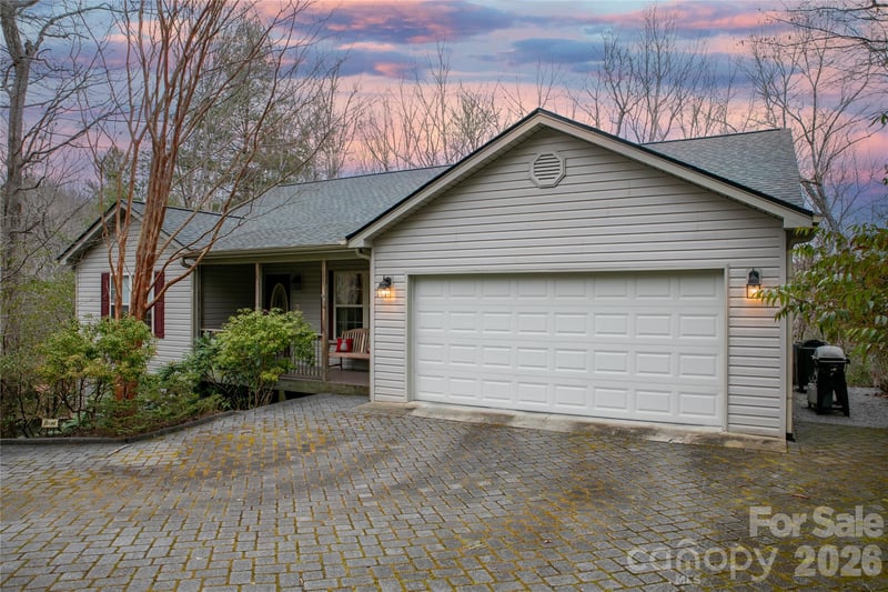 126 Gasga Ct, Brevard, NC 28712