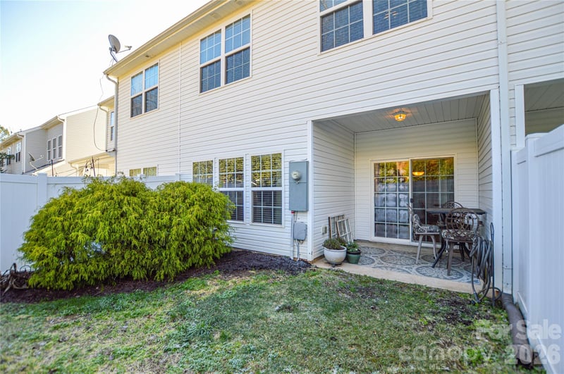 2126 Shady Pond Dr, Clover, SC 29710
