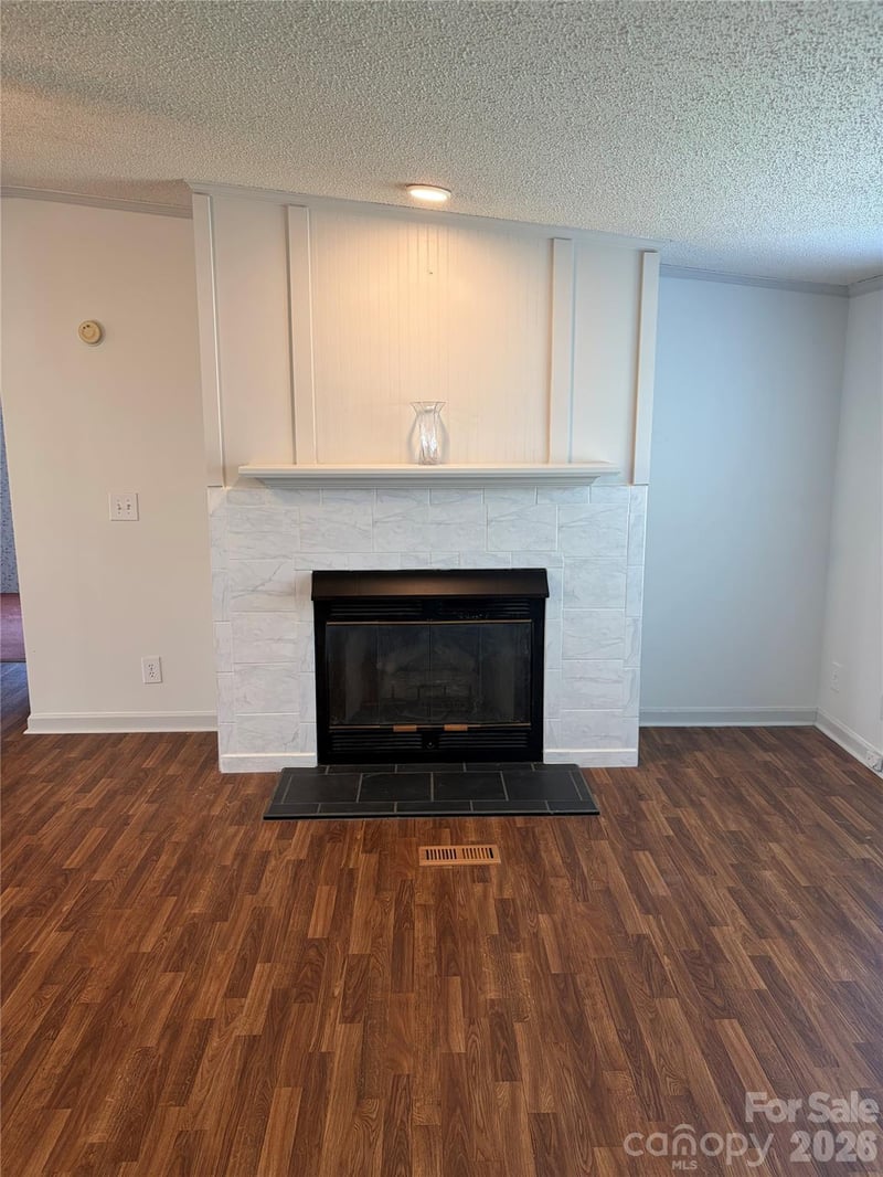 261 White Ash Cir, Hendersonville, NC 28739