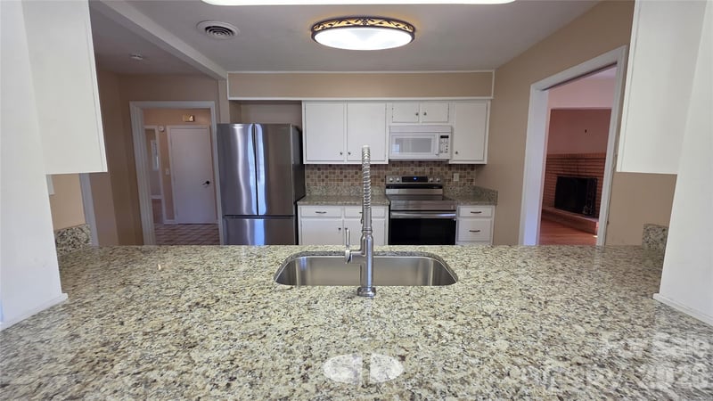 1627 Greenville Hw, Hendersonville, NC 28792
