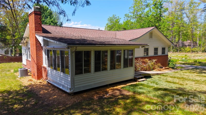 1627 Greenville Hw, Hendersonville, NC 28792