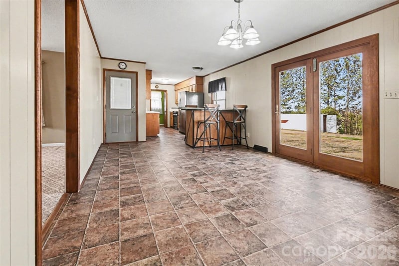 238 Lakeview Dr, Blacksburg, SC 29702