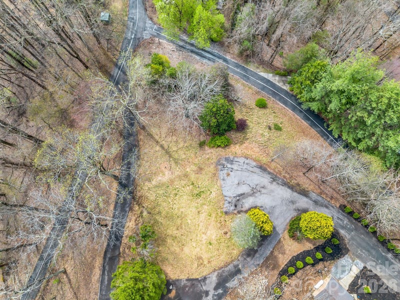 5 Chestnut Top Cir, Mills River, NC 28759
