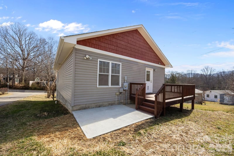 25 Byrd Rd, Black Mountain, NC 28711