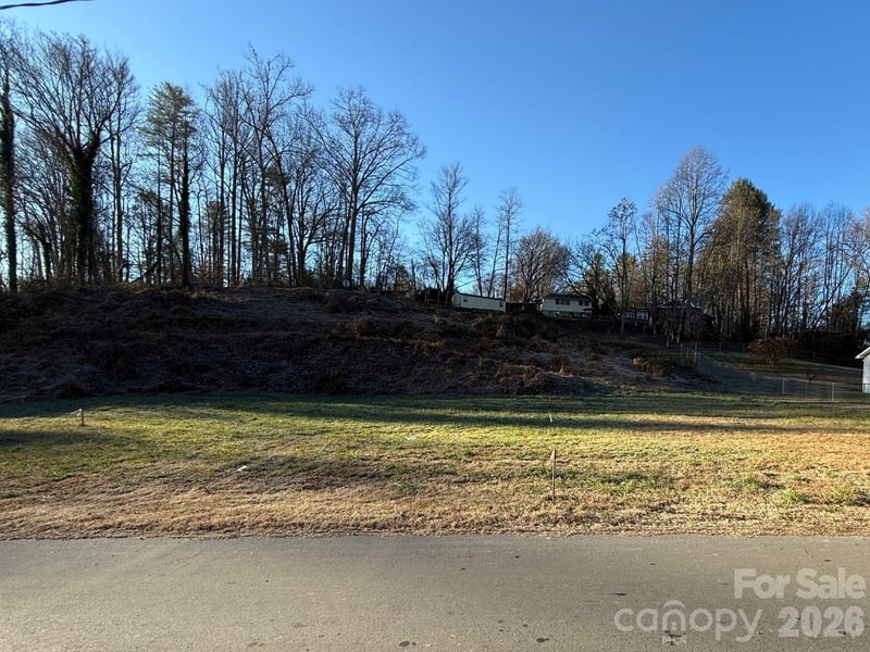 000 Whitmire St, Brevard, NC 28712