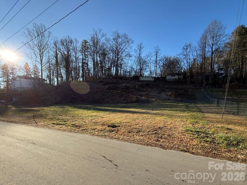 000 Whitmire St, Brevard, NC 28712