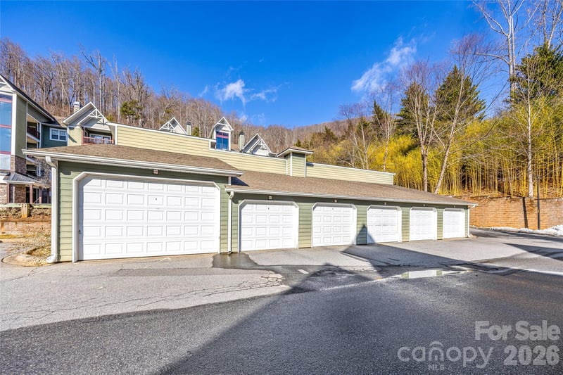 1000 Olde Eastwood Village Blvd #2A, Asheville, NC 28803