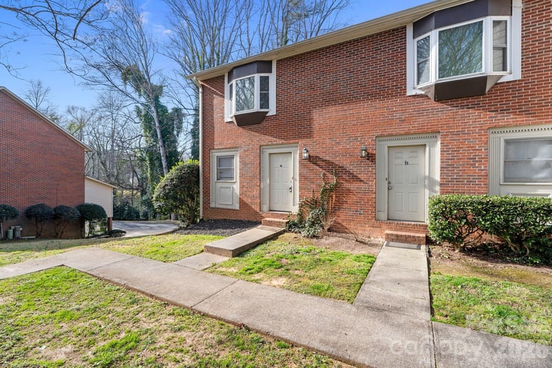 239 13th Avenue Pl #16, Hickory, NC 28601