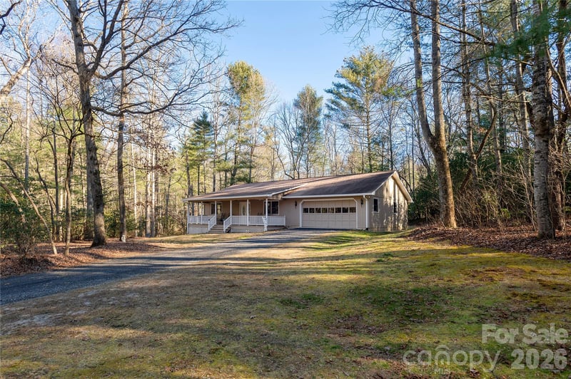 55 English Ivy Ln, Zirconia, NC 28790