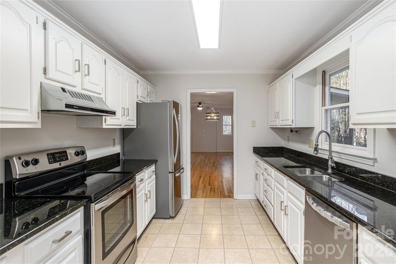 55 English Ivy Ln, Zirconia, NC 28790