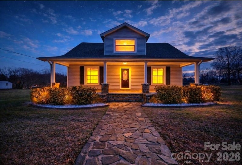1244 21st St, Hickory, NC 28601