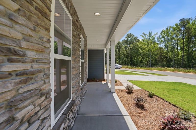 5939 New River Dr, Huntersville, NC 28078