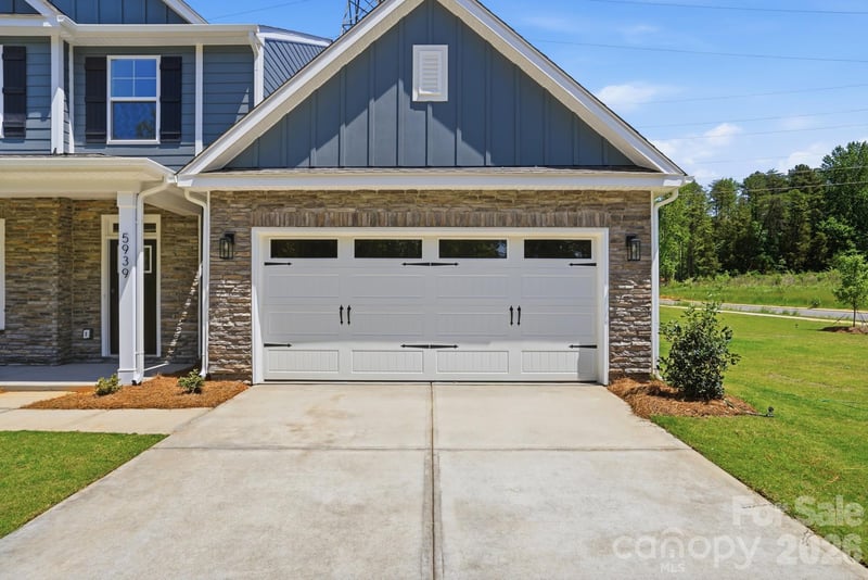 5939 New River Dr, Huntersville, NC 28078