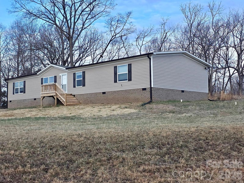 44 Howard Norton Dr, Hiddenite, NC 28636