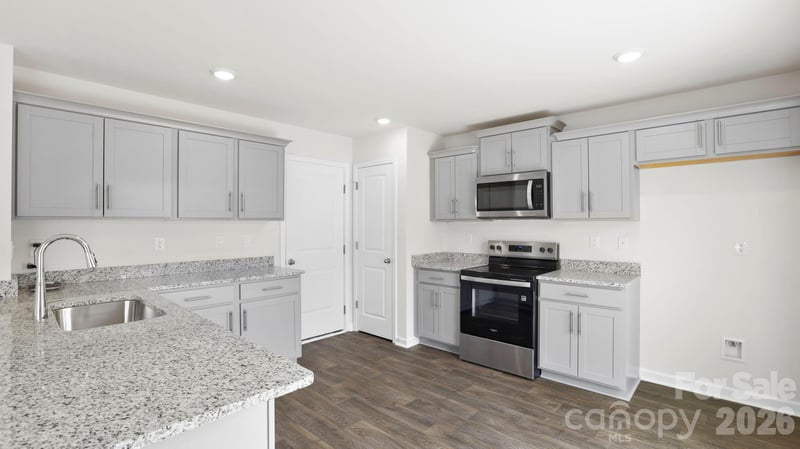 96 Creekwalk Ln, Waynesville, NC 28785