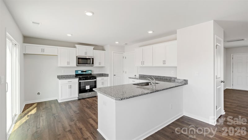 96 Creekwalk Ln, Waynesville, NC 28785