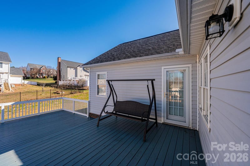 2576 Rolling Ridge Dr, Hickory, NC 28602