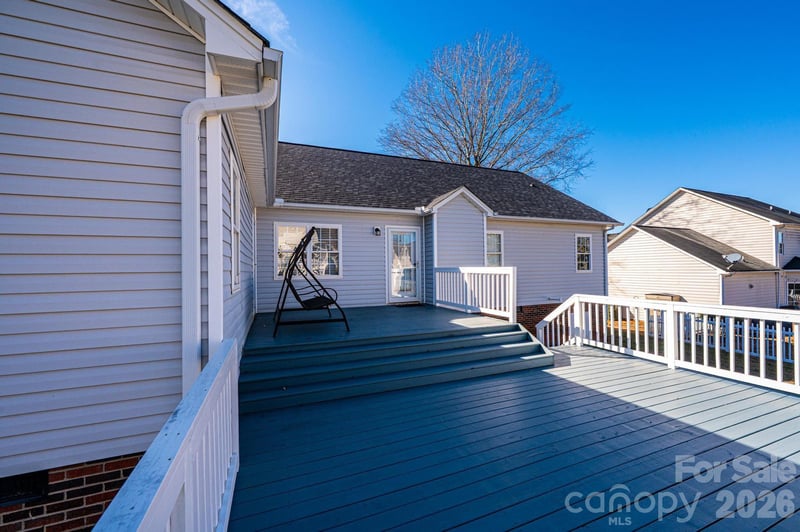 2576 Rolling Ridge Dr, Hickory, NC 28602