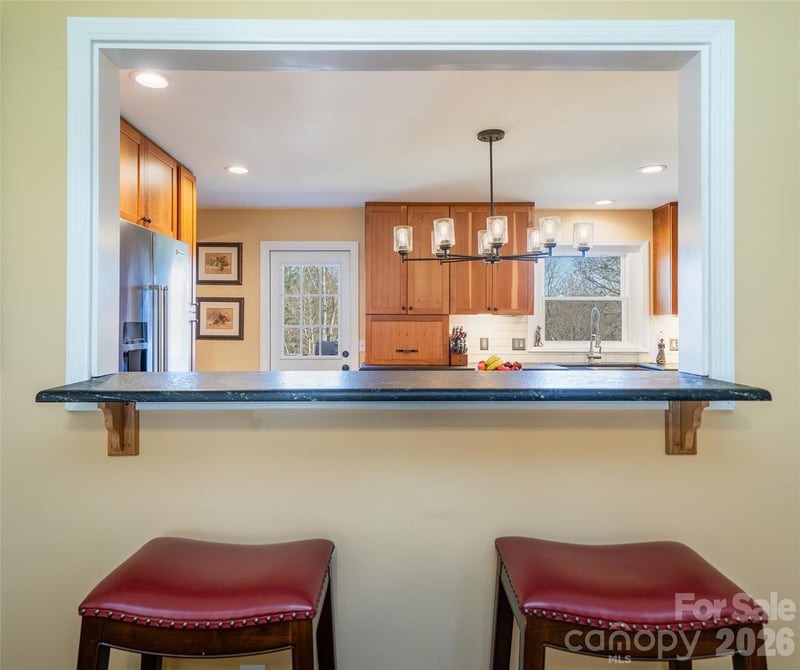 39 Pershing Rd, Asheville, NC 28805