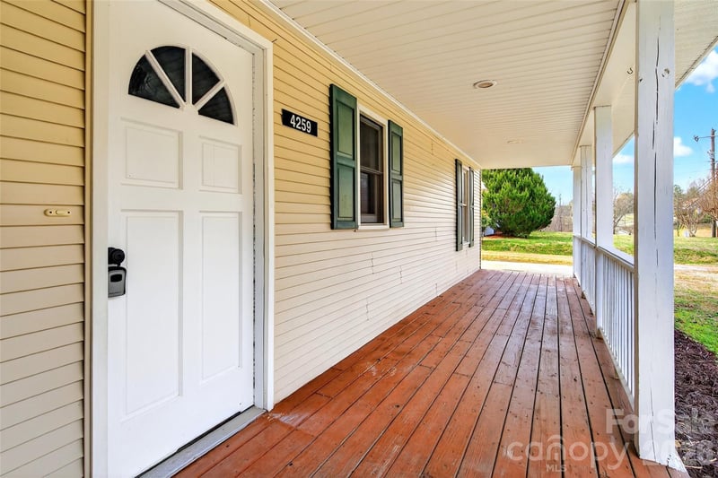 4259 Us 70 Rd, Marion, NC 28752