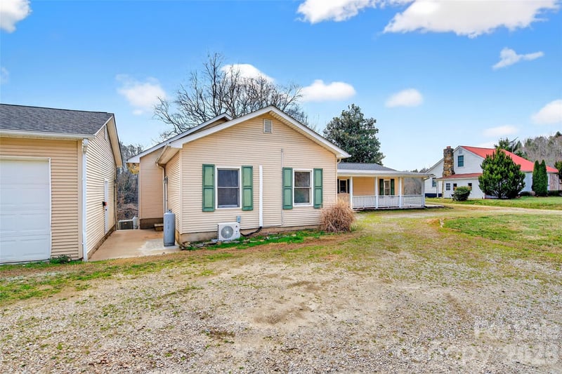 4259 Us 70 Rd, Marion, NC 28752