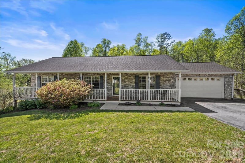 335 Hemlock Spring Trl, Weaverville, NC 28787