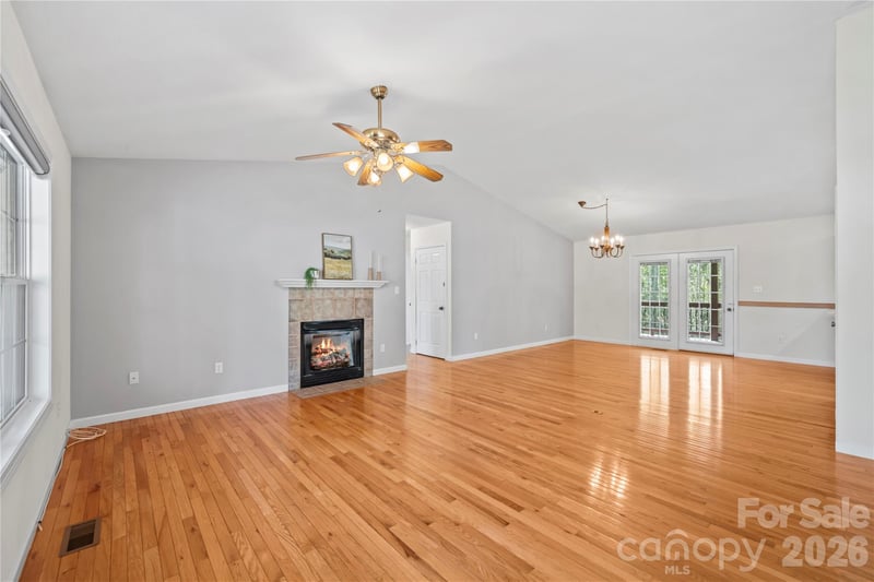 335 Hemlock Spring Trl, Weaverville, NC 28787