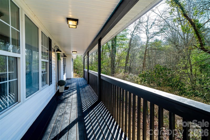 11 Twin Lakes Dr, Fletcher, NC 28732
