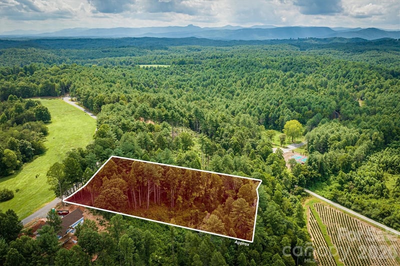 2070 Thoroughbred Way #G18, Lenoir, NC 28645