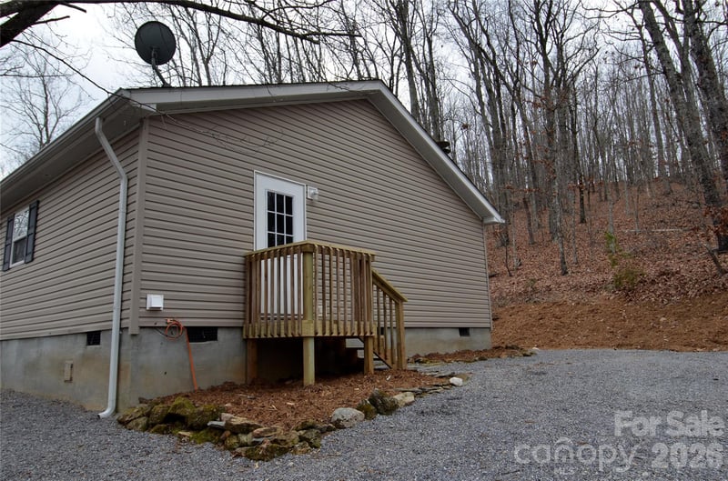 73 Walton Place Dr, Nebo, NC 28761