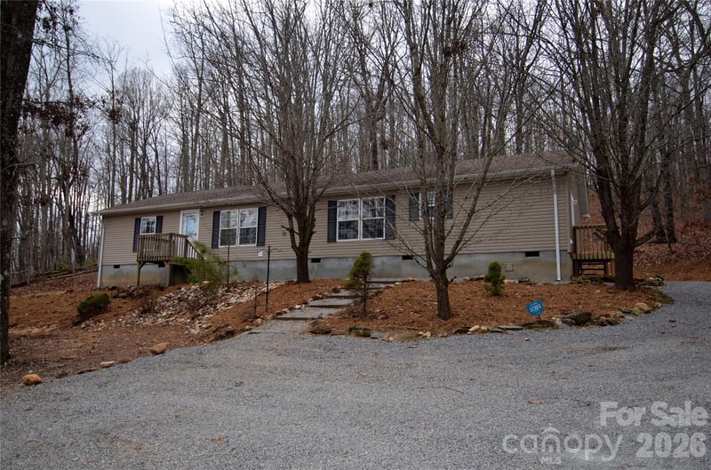 73 Walton Place Dr, Nebo, NC 28761