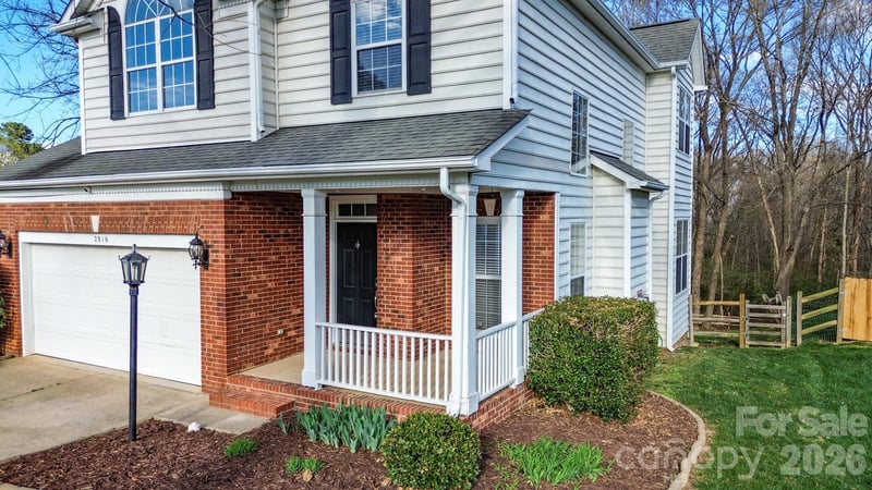 2816 Robyns Glen Dr, Charlotte, NC 28269