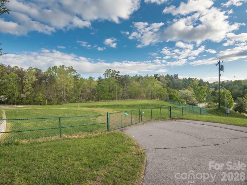 303 Gashes Creek Rd, Asheville, NC 28803