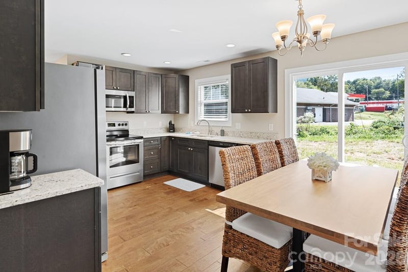 304 Jenna Clare Ln, Asheville, NC 28803