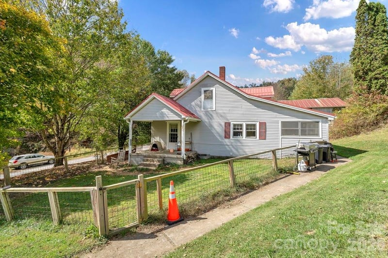 1068 Laurel Branch Rd, Vilas, NC 28692