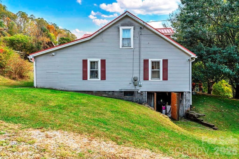 1068 Laurel Branch Rd, Vilas, NC 28692