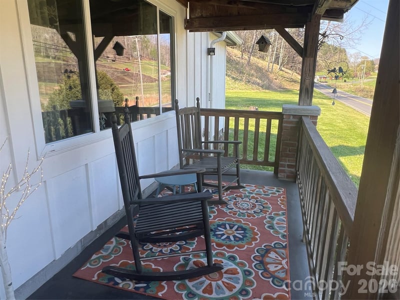1029 Jacks Creek Rd, Burnsville, NC 28714