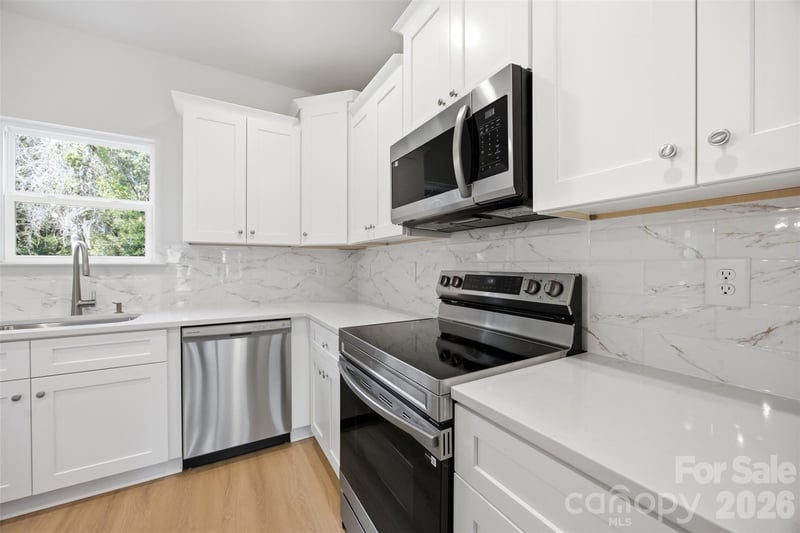8425 Old Plank Rd, Charlotte, NC 28216