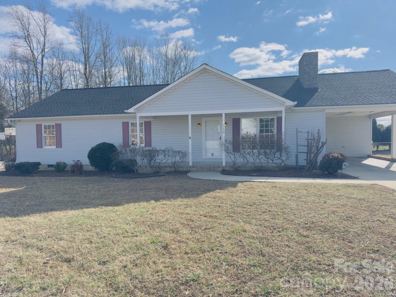 112 Wind Terrace Ct, Lexington, NC 27295