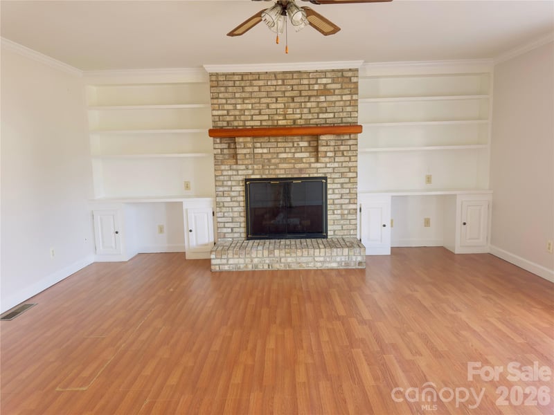 112 Wind Terrace Ct, Lexington, NC 27295