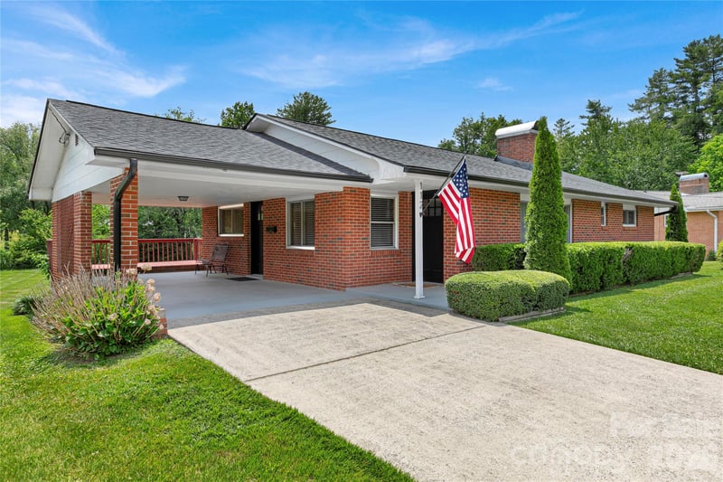 112 Allison Rd, Brevard, NC 28712