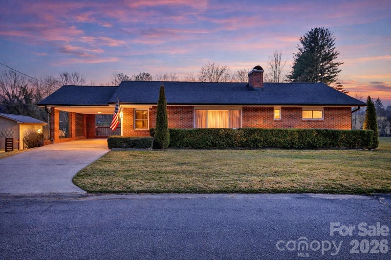 112 Allison Rd, Brevard, NC 28712