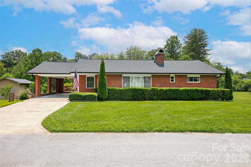112 Allison Rd, Brevard, NC 28712
